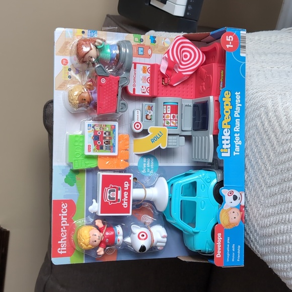 Fisher Price Little People Target Run Playset NEW US Exclusive - Picture 1 of 5